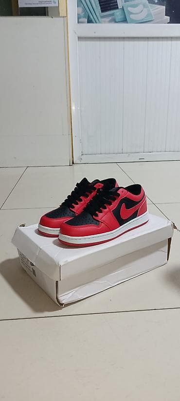 jordan retro: Мужские кроссовки, 37, Air Jordan, Новый, цвет - Красный, Платная доставка — 1