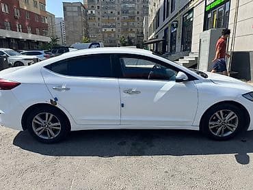 Hyundai Avante: 2017 г., 1.6 л, Автомат, Бензин, Седан — 4