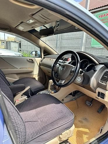 экономичный авто: Honda Fit: 2003 г., 1.5 л, Вариатор, Бензин — 10