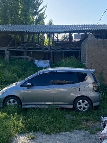 Honda Jazz: 2007 г., 1.3 л, Механика, Бензин, Хэтчбэк