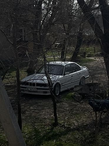 салон на гольф 2: BMW 5 series: 1990 г., 3.2 л, Механика, Бензин, Седан — 2