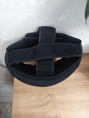 Боксерский шлем Venum, размер S/M, цвет черный. НЕ ВОНЯЕТ!!! ПОЧТИ НЕ