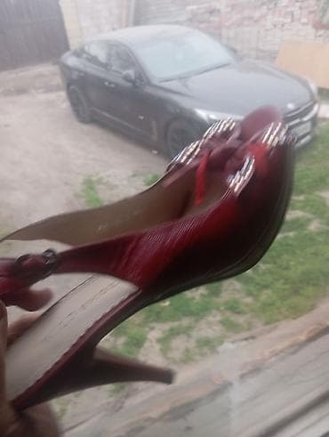 женские каблуки: Женские туфли на каблуке — подборка классических черных пар — 5