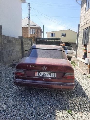 Mercedes-Benz W124: 1993 г., 2.3 л, Механика, Бензин, Седан — 4