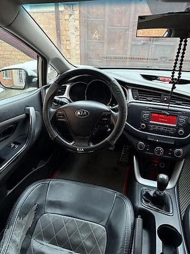 кия 3: Kia Ceed: 2014 г., 1.4 л, Механика, Бензин — 10