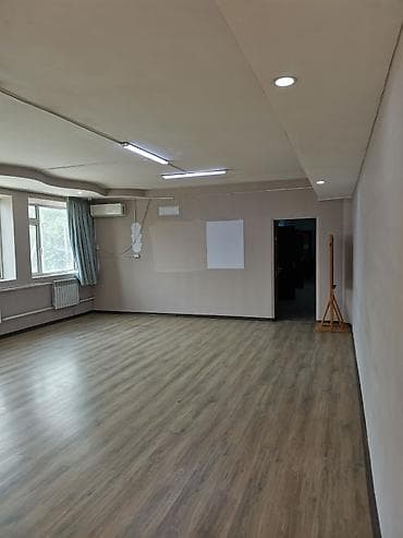 2600: 🏢 Сдаётся коммерческое помещение 📐 Площадь: 277 м² 🏢 Этаж: 2. 📍 Центр — 3
