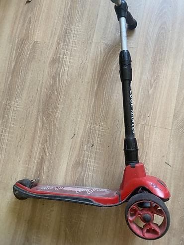 Детский самокат, Трёхколёсный