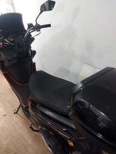 Скутеры: Макси-скутер 150 куб. см, Бензин, Б/у — 2