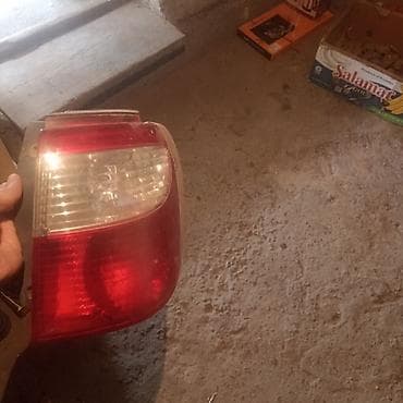 лампа для сьемок: Задний правый стоп-сигнал Mazda 2001 г., Б/у, Оригинал, Япония — 1