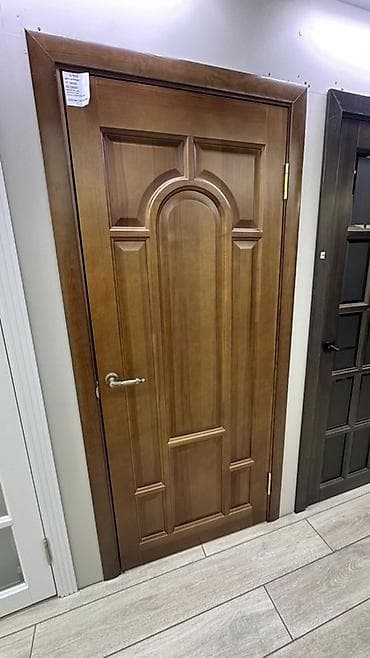 продаю набор ключ: Межкомнатная дверь из массива (цвет тёплый орех) с классическим — 1