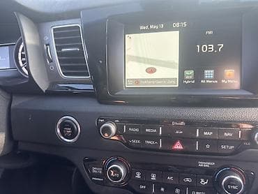 philips xenium w6500: Центральная консоль Kia 2017 г., Б/у — 1