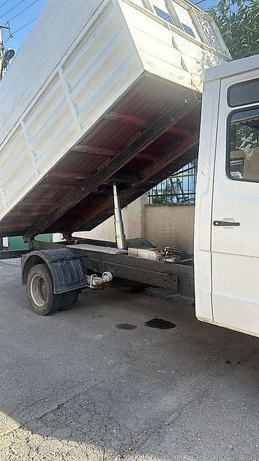 1 uz мотор: Mercedes-Benz Vario: 1994 г., 4 л, Дизель — 6