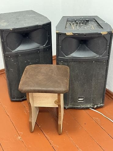 Усилители звука: Пара напольных акустических систем с управлением на верхней панели — 3