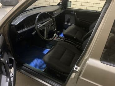 капот на ауди а4 б5: Mercedes-Benz 190: 1991 г., 2.8 л, Автоматические, Бензин, Хэтчбэк — 3