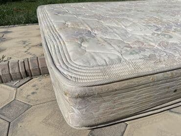 матрасы из кореи: Продаю матрас пружинный двуспальный. бу -Производство: Корея пружины — 2