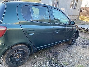 golf 3 universal: Toyota Vitz: 2001 г., 1.3 л, Автомат, Бензин, Хэтчбэк — 1