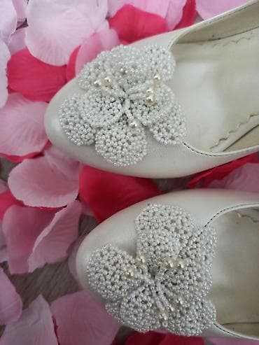 свадебные туфли дешево: Продаются б.у свадебные туфли (свадьба) на очень узкую ногуразмер — 2