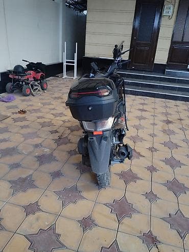 бензиновый скутер: Тип скутера 150 куб. см, Бензин, Б/у — 3