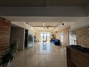 жилье: Аренда офисов, 355 м², В жилом комплексе, С отдельным входом — 5