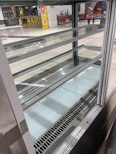 комбайн эфек: Витринный холодильник 
Ширина 120
Высота 130
Глубина 65
Торг уместен — 5