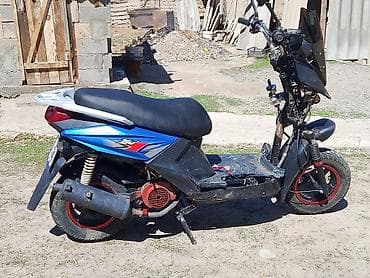 Мототехника: Скутер (бензиновый), сине‑черный, городского класса. Характеристики и — 2