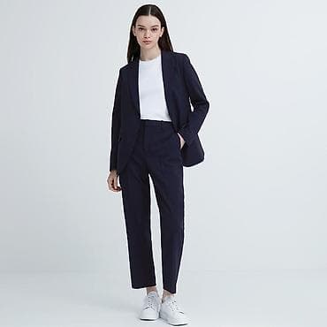 Брючный костюм (двойка) Uniqlo, новое! Размер М, цвет черный, пиджак at lalafo.kg Брючный костюм (двойка) Uniqlo, новое! Размер М, цвет черный, пиджак