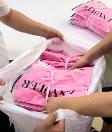 сколько зарабатывает швея на дому: Требуется заказчик в цех | Детская одежда | Халаты, Шорты, Штаны, брюки — 6