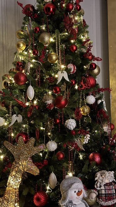 платье на утренник: ПРОДАЮ ЕЛКУ! Высота 240 см. Продаю вместе с игрушками, оленем — 5