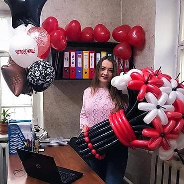Подарок на 8- марта и на выписку из роддома Букет цветов из шариков