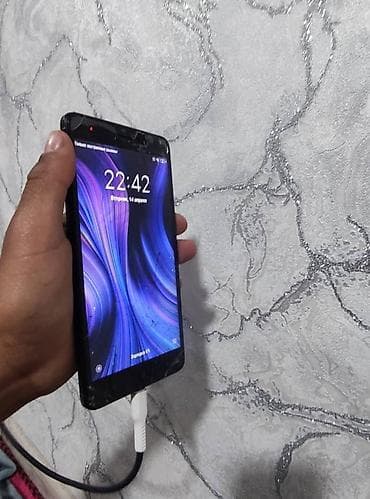 samsung fold2: Отдам всё вместе почти все рабочие отдам всё вместе за 2500сом айфон — 2