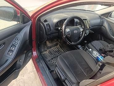 camry 2 2: Hyundai Elantra: 2010 г., 1.6 л, Механика, Бензин, Седан — 4