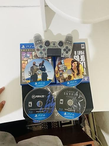 мужские ручные часы: Игровой комплект для PlayStation 4. Состав: - Консоль Sony — 2