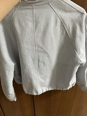 стильная куртка на весну: Светло‑серо голубая укороченная куртка BOILING Носила 3 раза, очень — 5