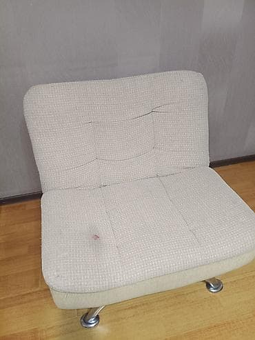 Прямые диваны: Прямой диван, Б/у — 3