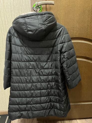 спортивное оборудование: Продаю демисезонную,легкая зима курткутри четверти рукав,размер S — 2