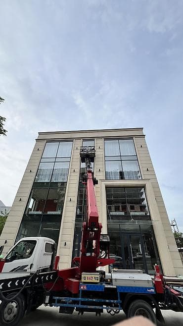 Уборка территории, Мойка фасада