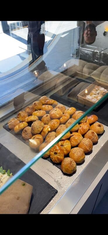 для кондитеров: Кондитерская витрина Встраиваемая кондитерская витрина. Выполнена в — 4