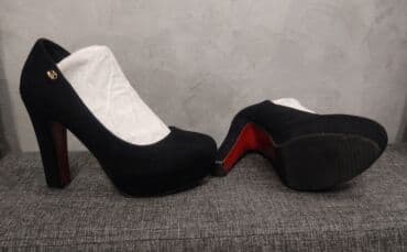 отдам даром сенсорный телефон: 1) Рубашка размер М на 1 кг. сахара 2)помада новая на 2 пачки любой — 8