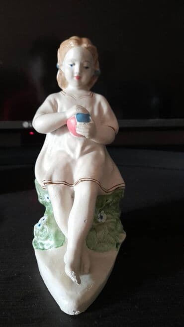 мячи для художественной гимнастики: Девочка с мячом ЕГПК, гипс, 1930-е годы — 1