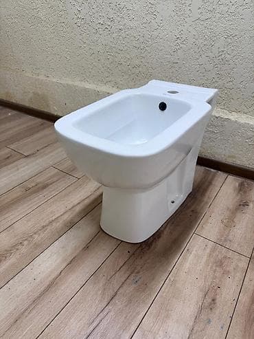 point b: Напольное биде из сантехнического фарфора - Тип установки: напольное — 3