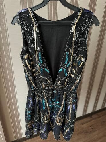 черное короткое платье с открытой спиной: Продаю очень красивое платье,размер подойдет на S и М — 2