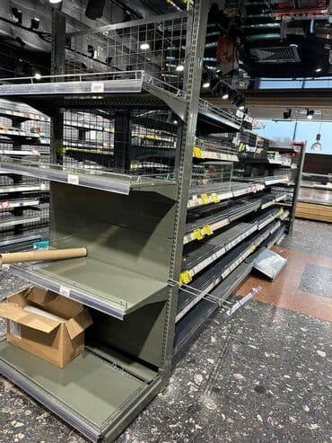 оборудование для бутика: Витрины, стеллажи, полки торговые металлические б/у, полка магазинная — 10