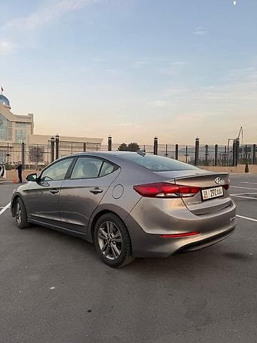 spark 2017: Hyundai Elantra: 2017 г., 2 л, Бензин, Седан — 6