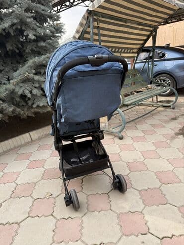 прогулочную коляску lorelli: Коляска, цвет - Голубой, Б/у — 2