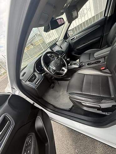 Renault Arkana: 2021 г., 1.4 л, Вариатор, Бензин, Кроссовер — 9