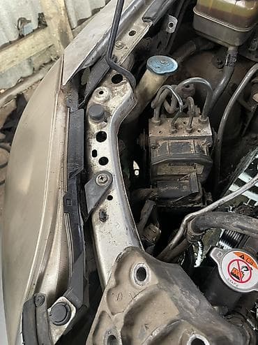 тайото прадо: Toyota Avensis: 2003 г., 2 л, Автомат, Бензин, Седан — 10