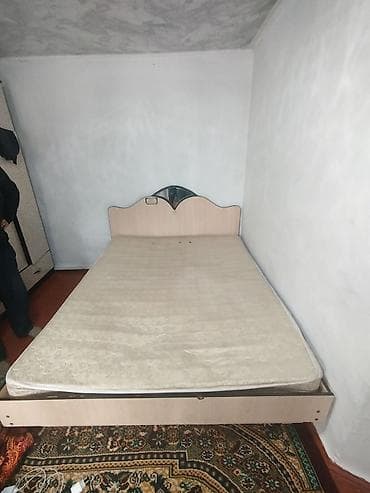 кровать двухместные: Двуспальная кровать с матрасом. - Размер спального места — 2