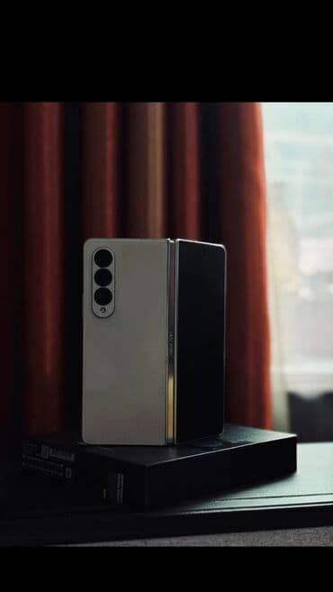 галакси с 24 ультра: Samsung Galaxy Z Fold 4, Б/у, 256 ГБ, цвет - Золотой, 2 SIM, eSIM — 4