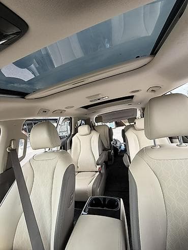 Продажа авто: Kia Carnival: 2021 г., Минивэн — 7