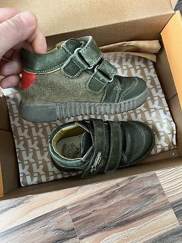 Мектеп формасы: Обувь для мальчика отдадим по 700 сом
Обувь для девочки по 500 сом — 8